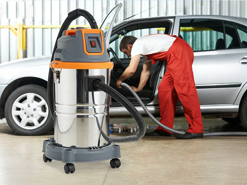 Fejlett szűrés és nagy szívás az átfogó autóbelső tisztításhoz